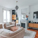 Parisian Refinement And Comfort - Central Location